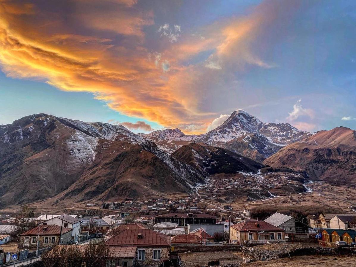 Hotel Alpine Lounge Kazbegi Exterior foto