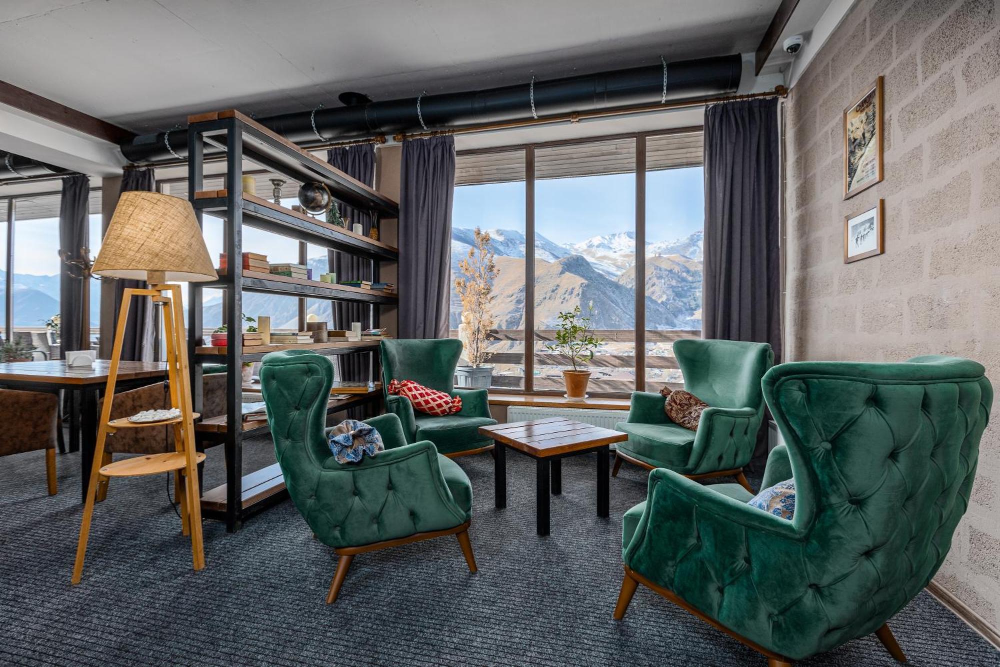 Hotel Alpine Lounge Kazbegi Exterior foto