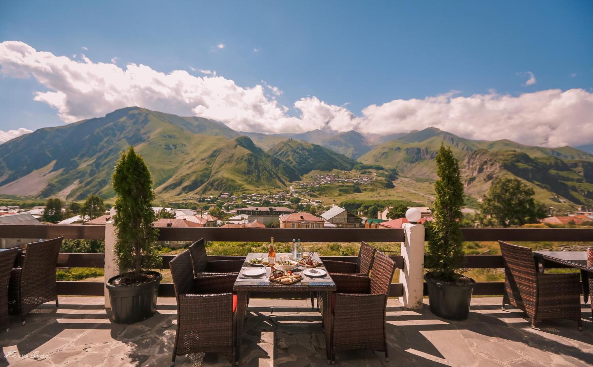 Hotel Alpine Lounge Kazbegi Exterior foto