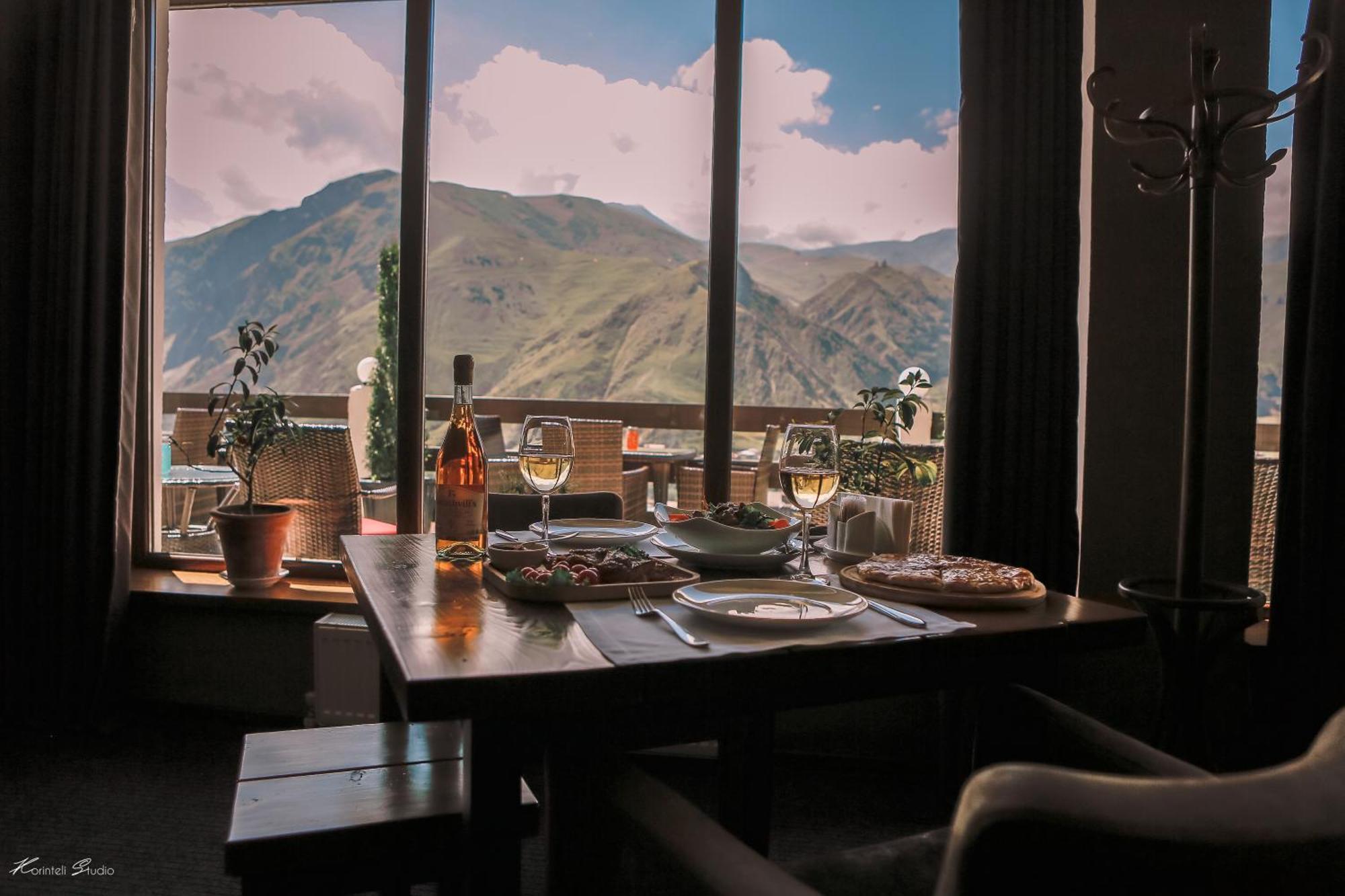 Hotel Alpine Lounge Kazbegi Exterior foto