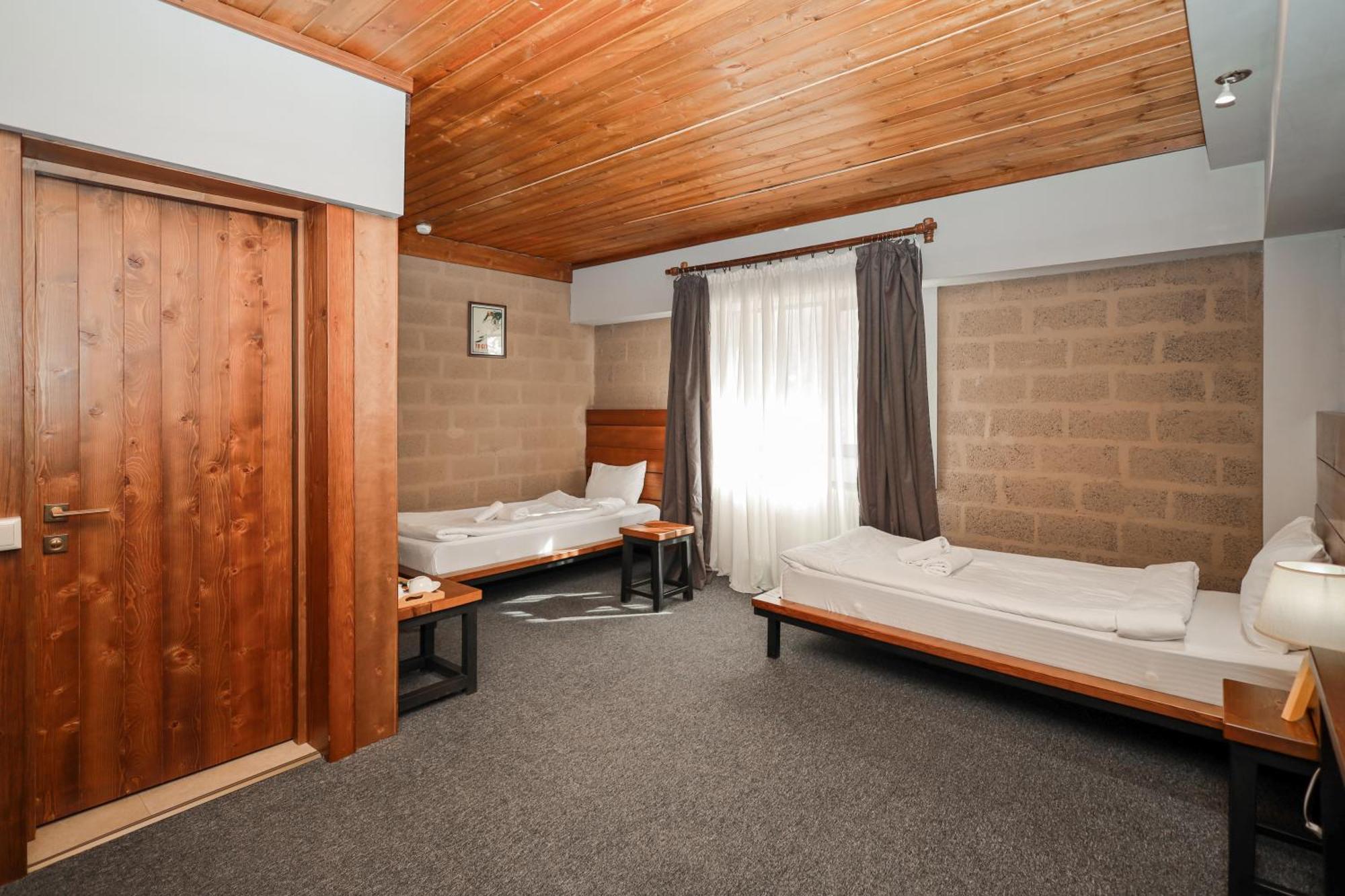Hotel Alpine Lounge Kazbegi Exterior foto
