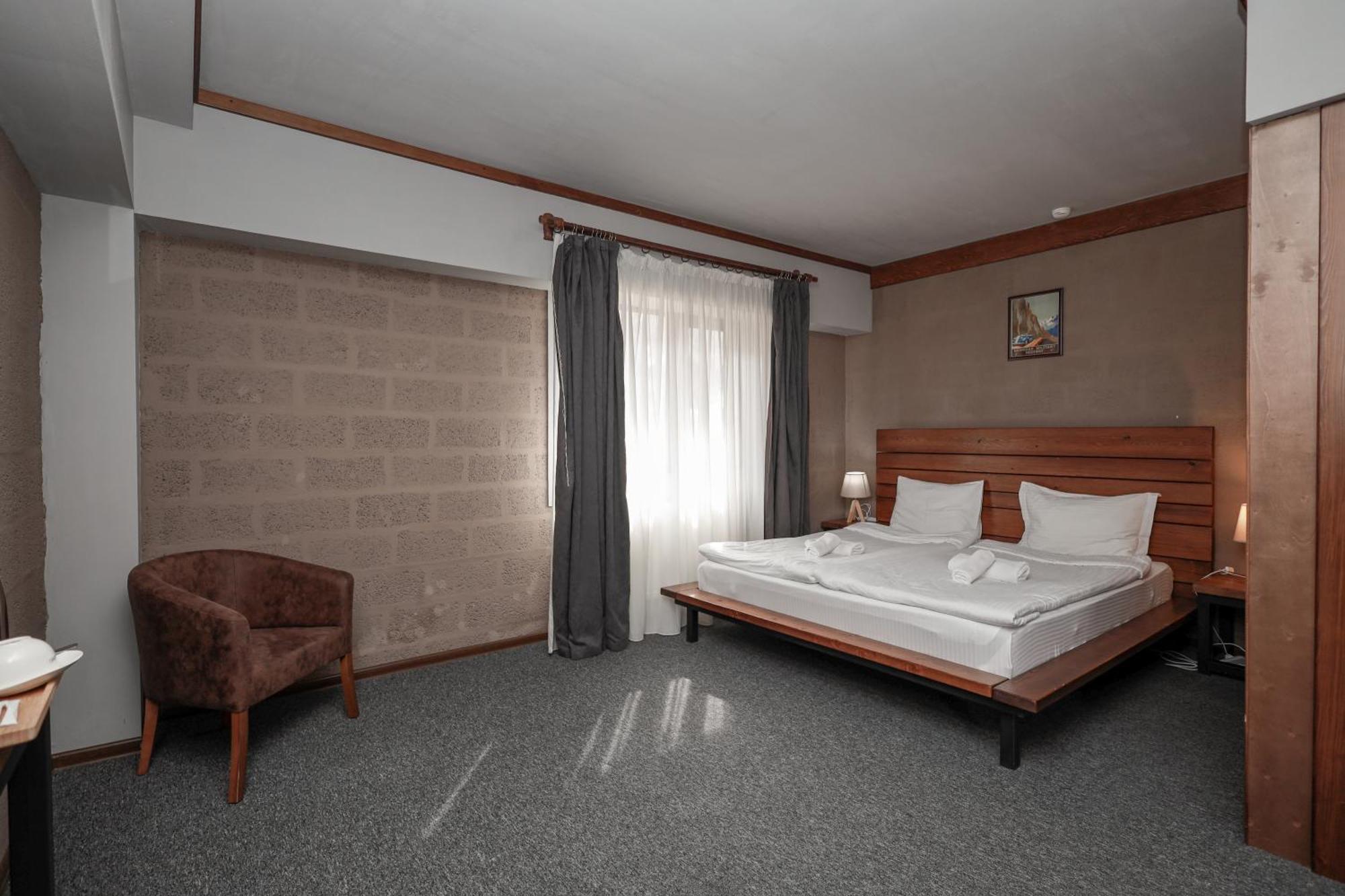 Hotel Alpine Lounge Kazbegi Exterior foto